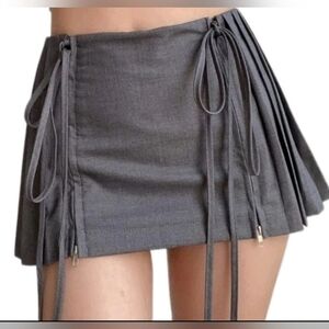 NWT Pleated Low Rise Gray Mini Skirt Skort  S K -Pop Y2K Grunge Punk Aesthetic